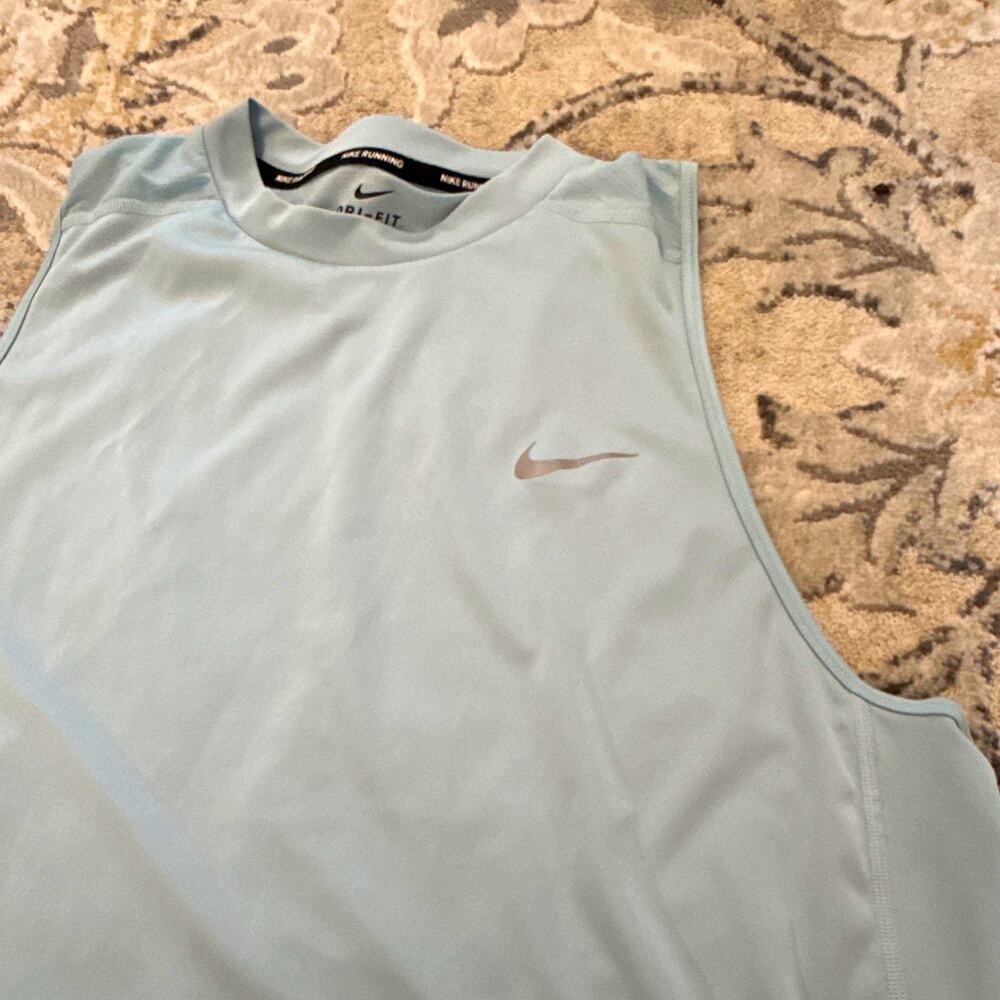 Nike Dri-FIT Women’s Light Blue Solid Crew Neck Sleeveless Tank Top Size 2XL